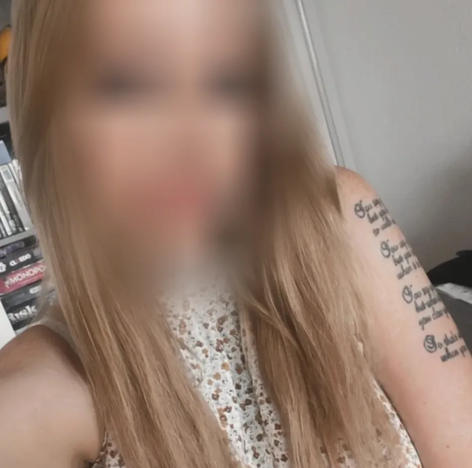 Ellie, 30