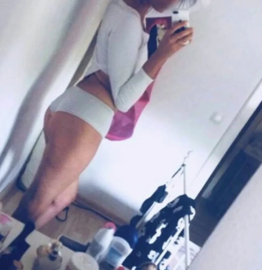 Emily, 31