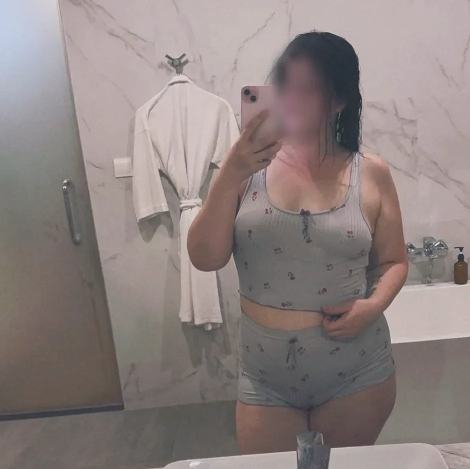 Erin, 27