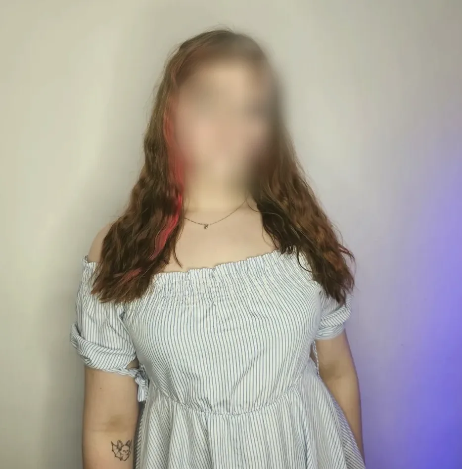 Evie, 21