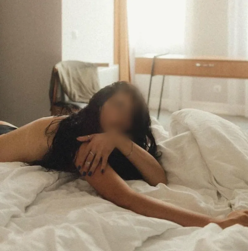 Leyla, 24