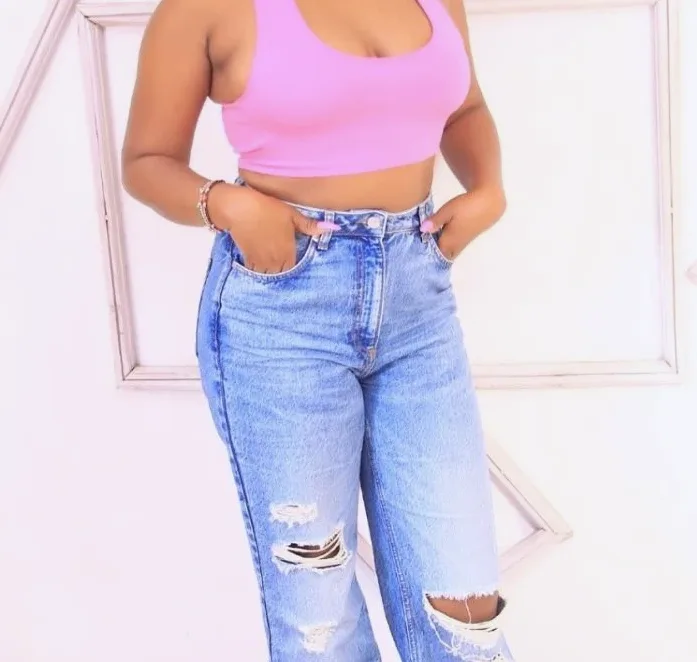 Leyla, 32