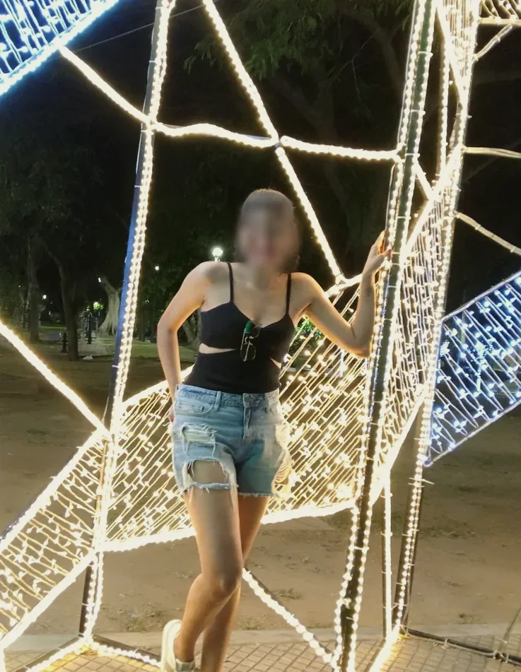 Nadia, 34