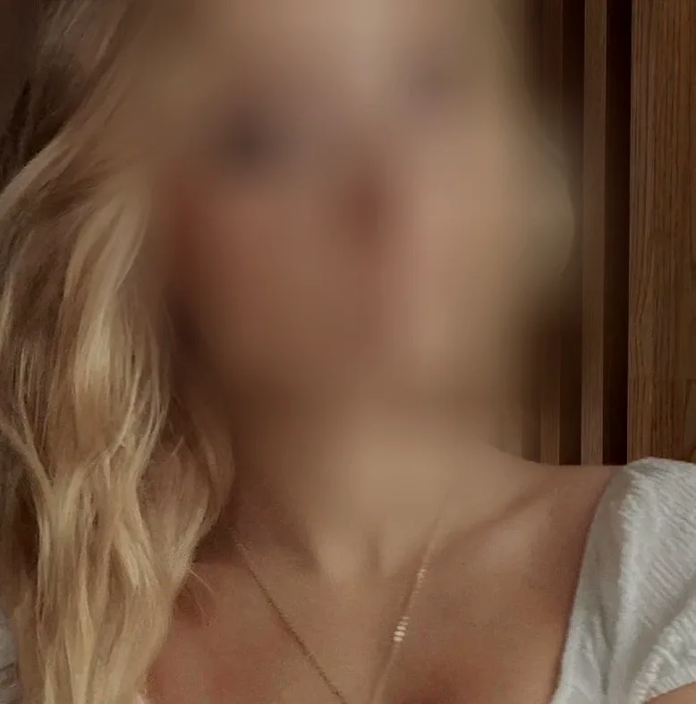 Saoirse, 19